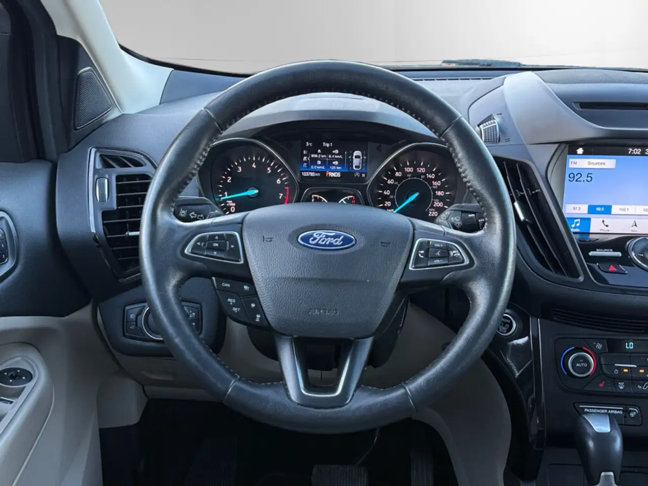 Ford Escape снимка Ford Escape