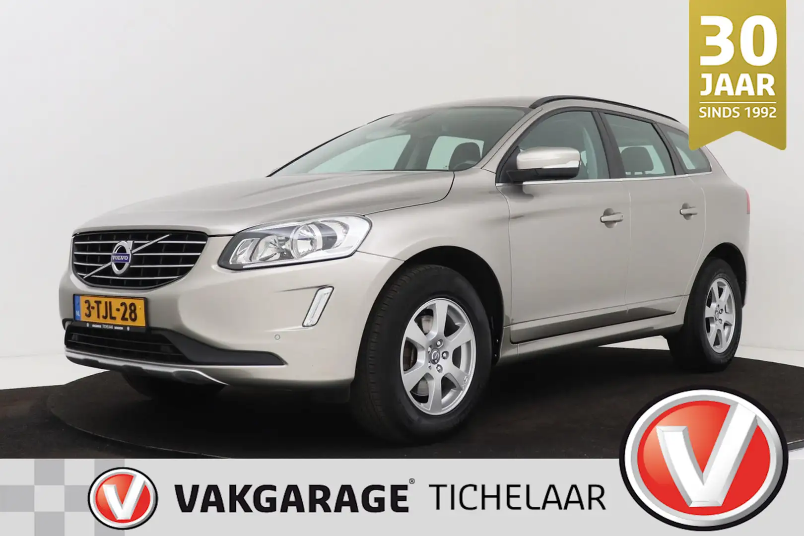 Volvo XC60 2.0 T5 FWD Momentum | Trekhaak | Org NL | Nette Au Grijs - 1