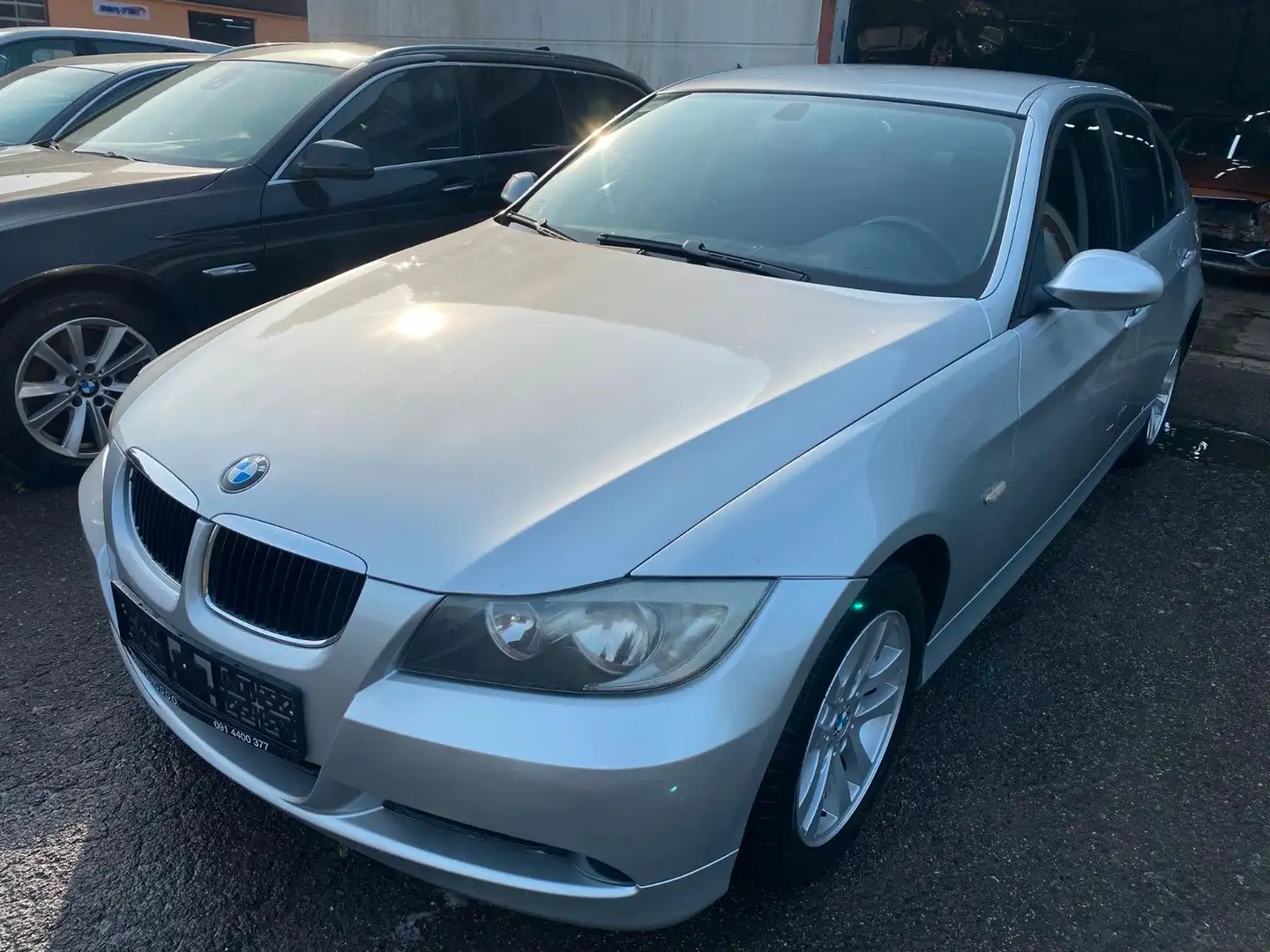 BMW 318 Baureihe 3 Lim. 318i Argintiu - 1