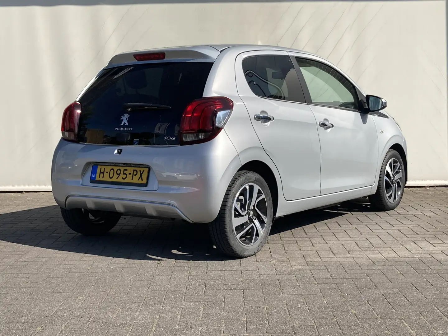 Peugeot 108 1.0 e-VTi Allure Airco | Bluetooth | Cruise Contro Gris - 2