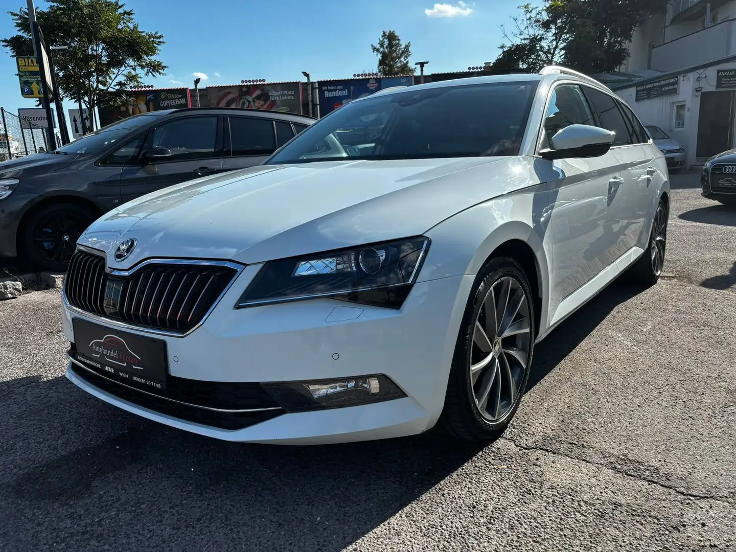 Skoda Superb Kombi 2,0 TDI 4x4 DSG L&K 190PS Leder topAusstattg Weiß - 1
