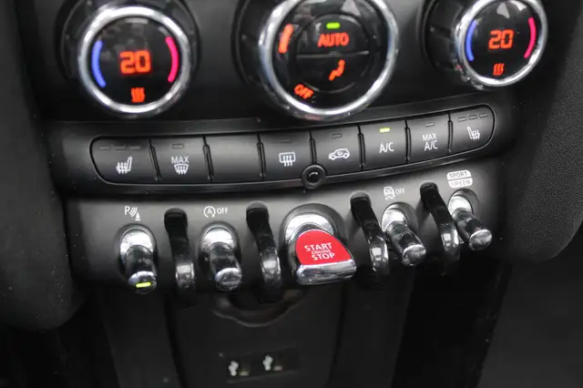 Mini Hatch view 24