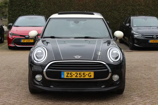 Mini Hatch view 8