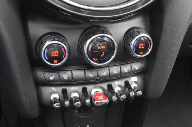 Mini Hatch view 23