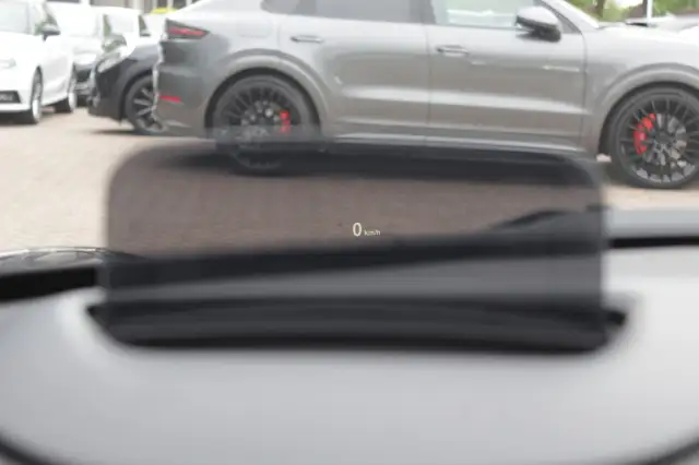 Mini Hatch view 28