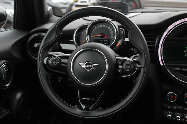 Mini Hatch view 15