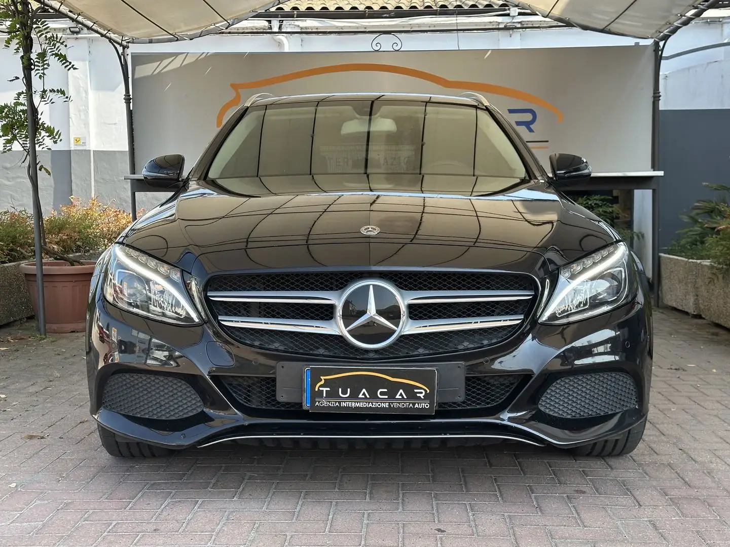 Mercedes-Benz C 220 Premium Noir - 2