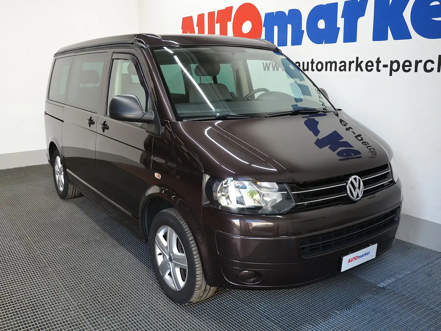 Volkswagen T5 California Beach 2.0 TDI 140CV 4Motion Burdeos - 2