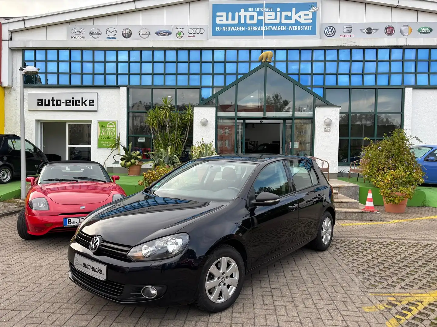 Volkswagen Golf 1.2 TSI Trendline Schwarz - 1