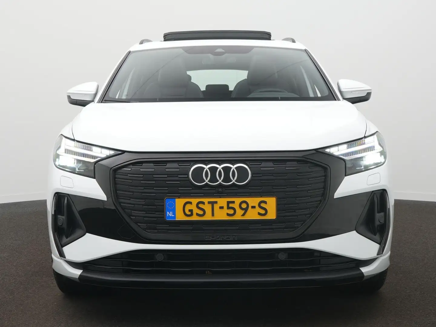 Audi Q4 e-tron 45 quattro S Edition 82 kWh S-Line | Panodak | Nav Wit - 2