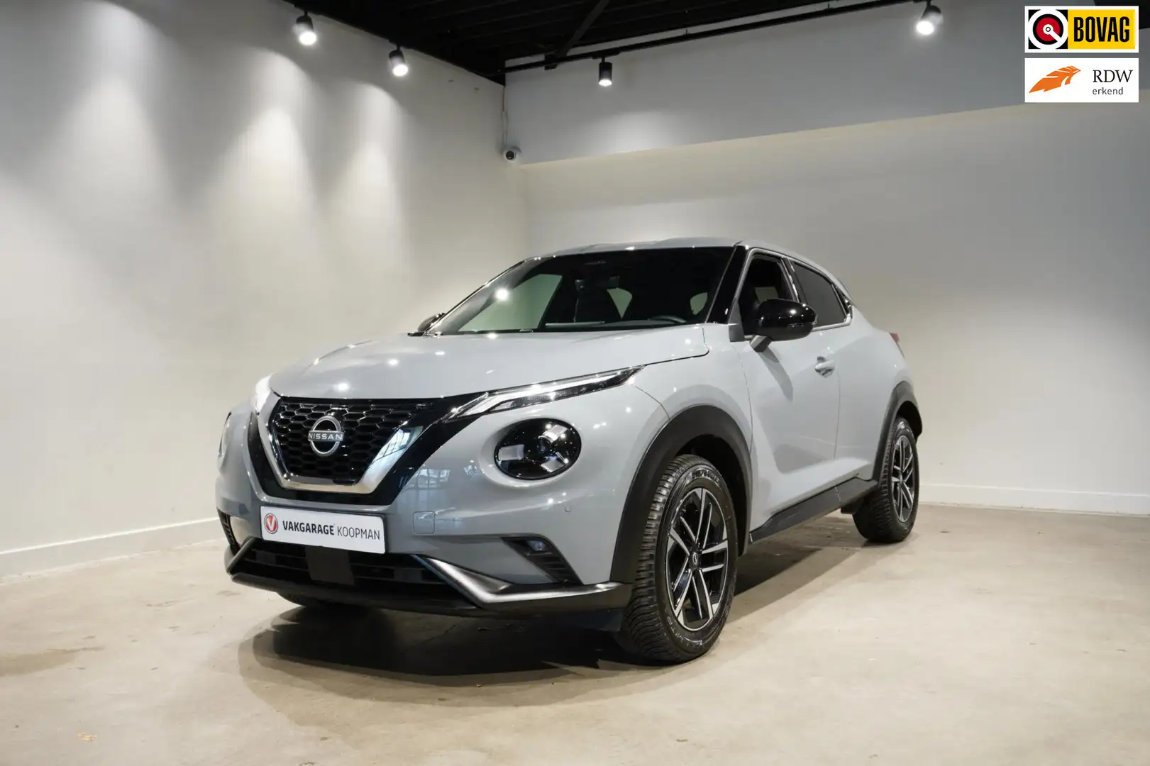 Nissan Juke 1.0 DIG-T N-Connecta Grijs - 1