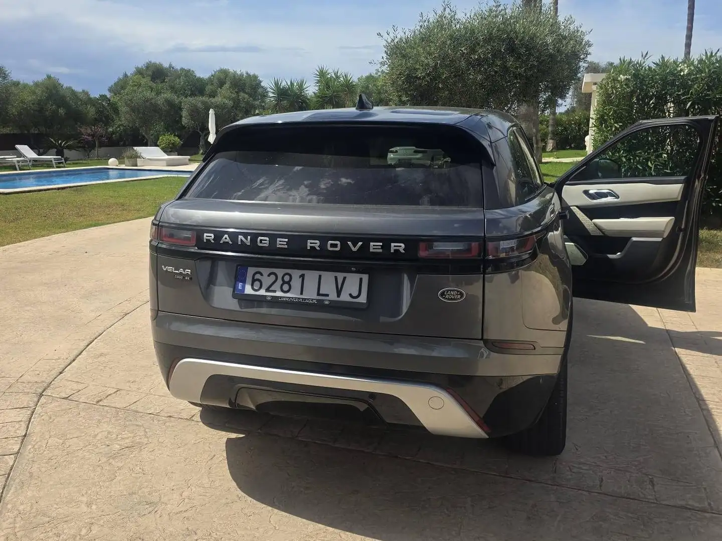 Land Rover Range Rover Velar Range Rover Velar 3.0D R-Dynamic SE 4WD Aut. 300 R-Dynamic SE - 2