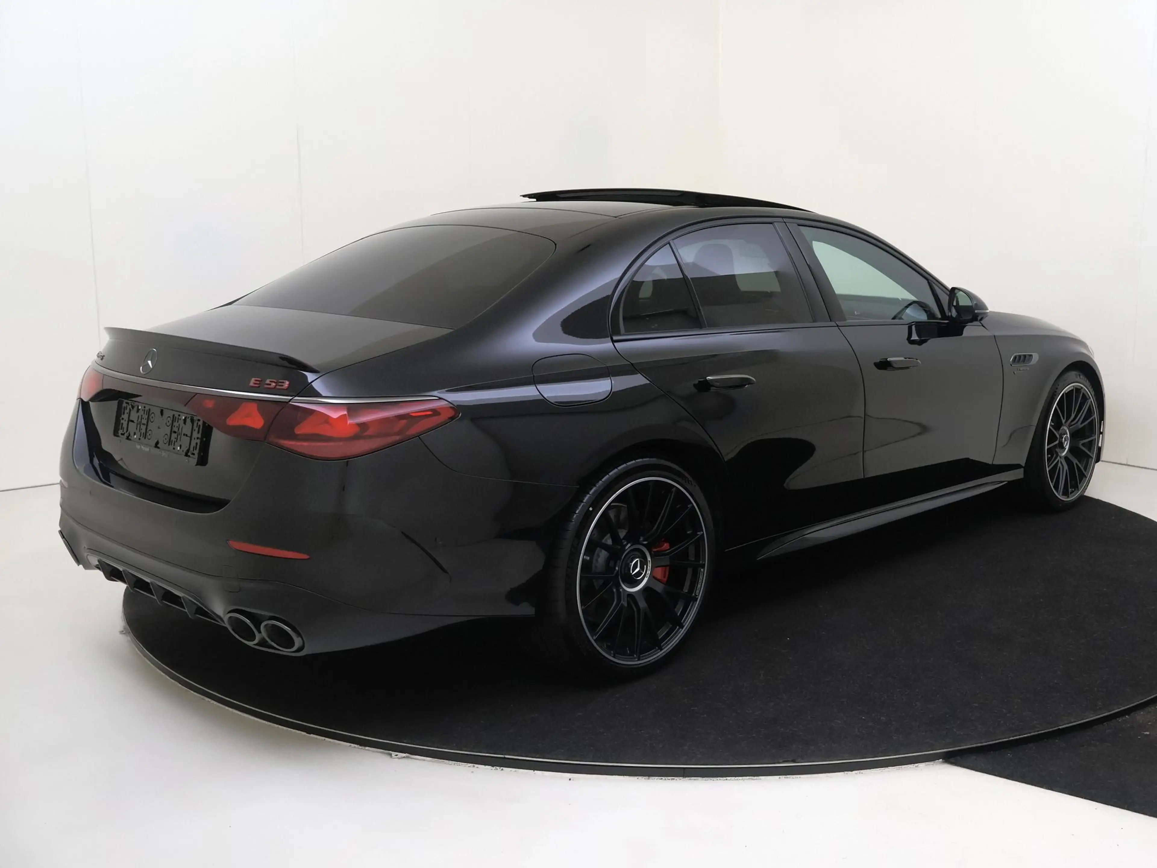 Mercedes-Benz E 53 AMG 4MATIC+ Night Edition / Panoramadak/ Night 1+2/ DY — photo 4