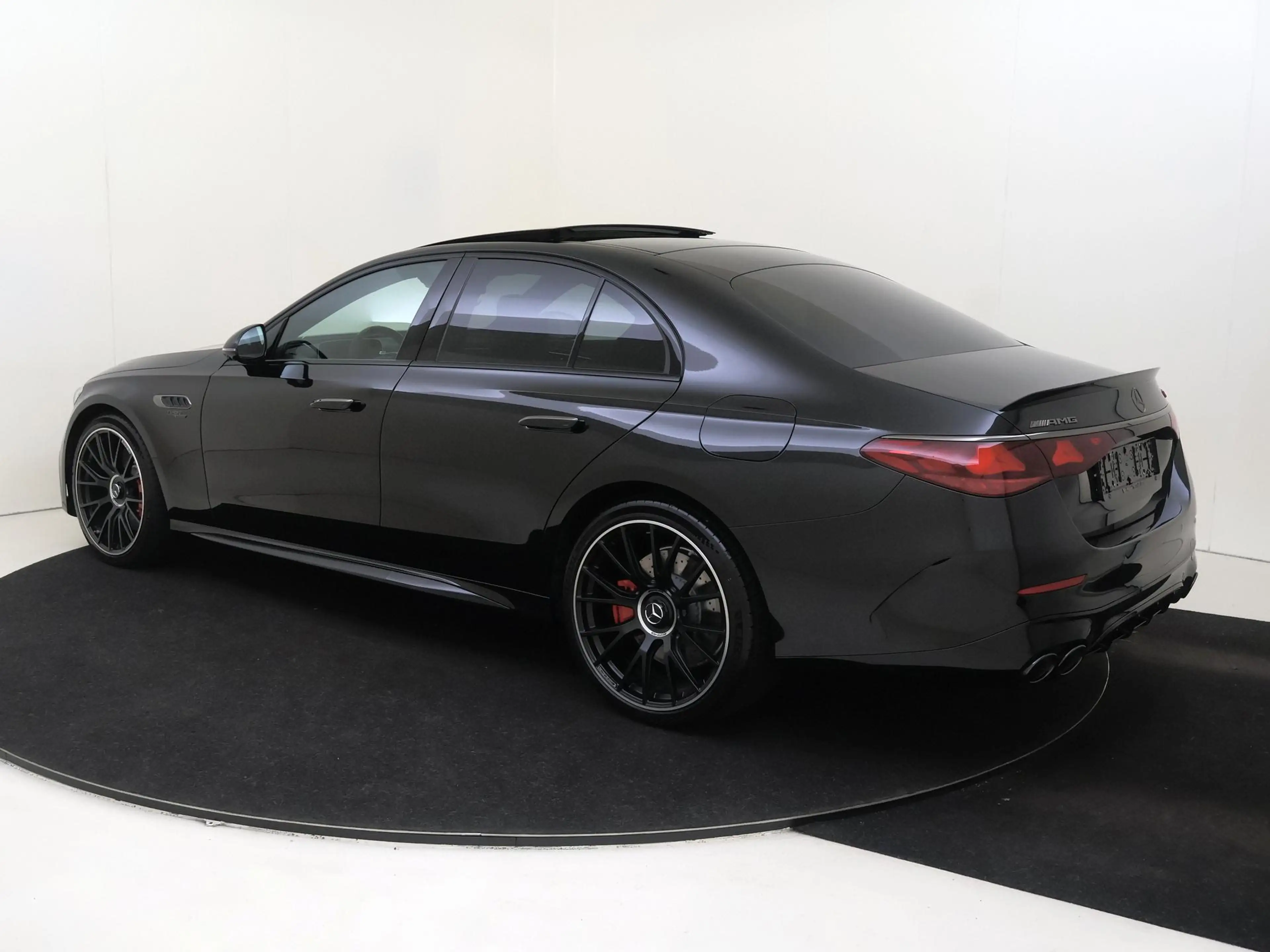 Mercedes-Benz E 53 AMG 4MATIC+ Night Edition / Panoramadak/ Night 1+2/ DY — photo 3