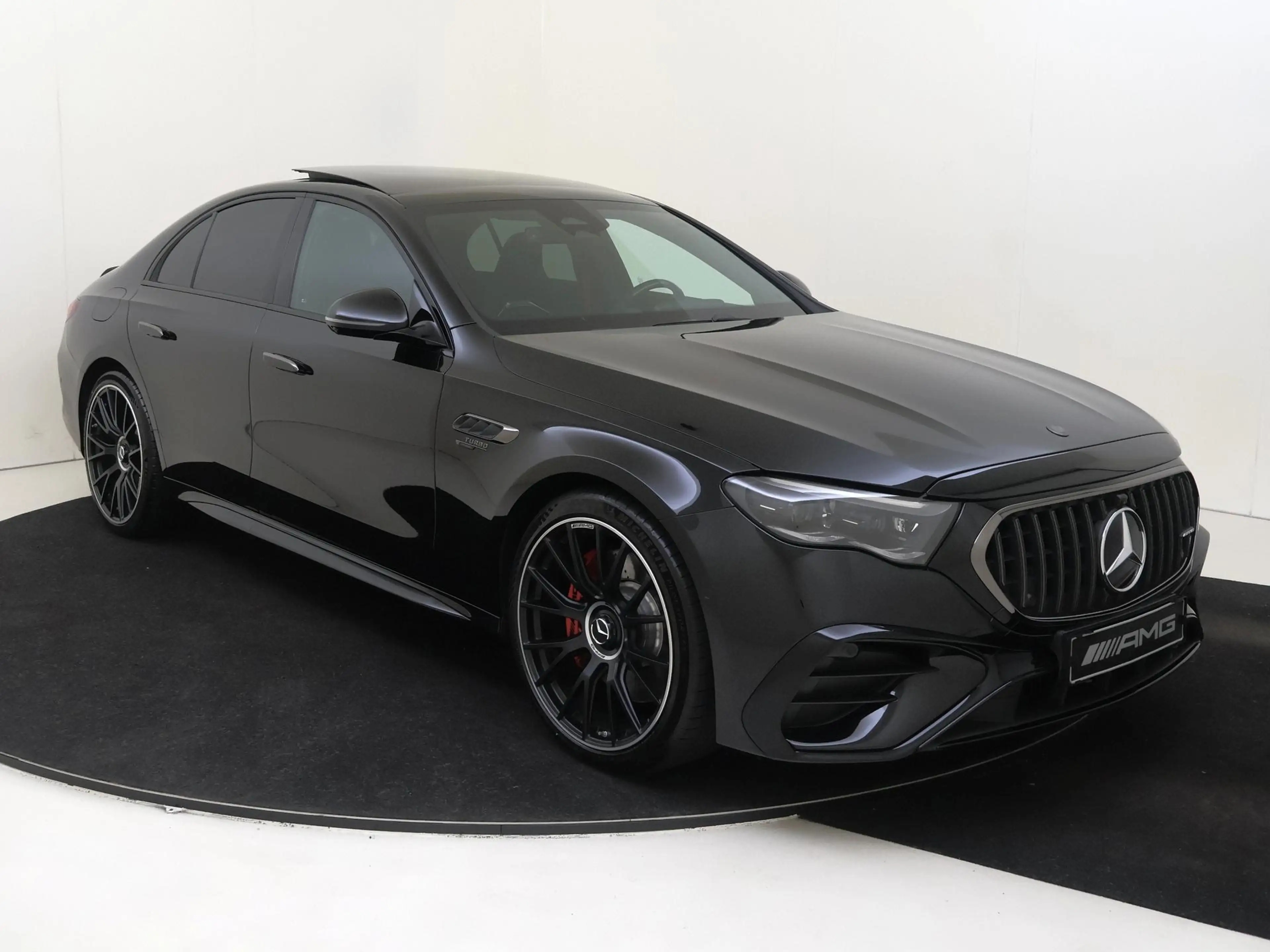 Mercedes-Benz E 53 AMG 4MATIC+ Night Edition / Panoramadak/ Night 1+2/ DY — photo 2