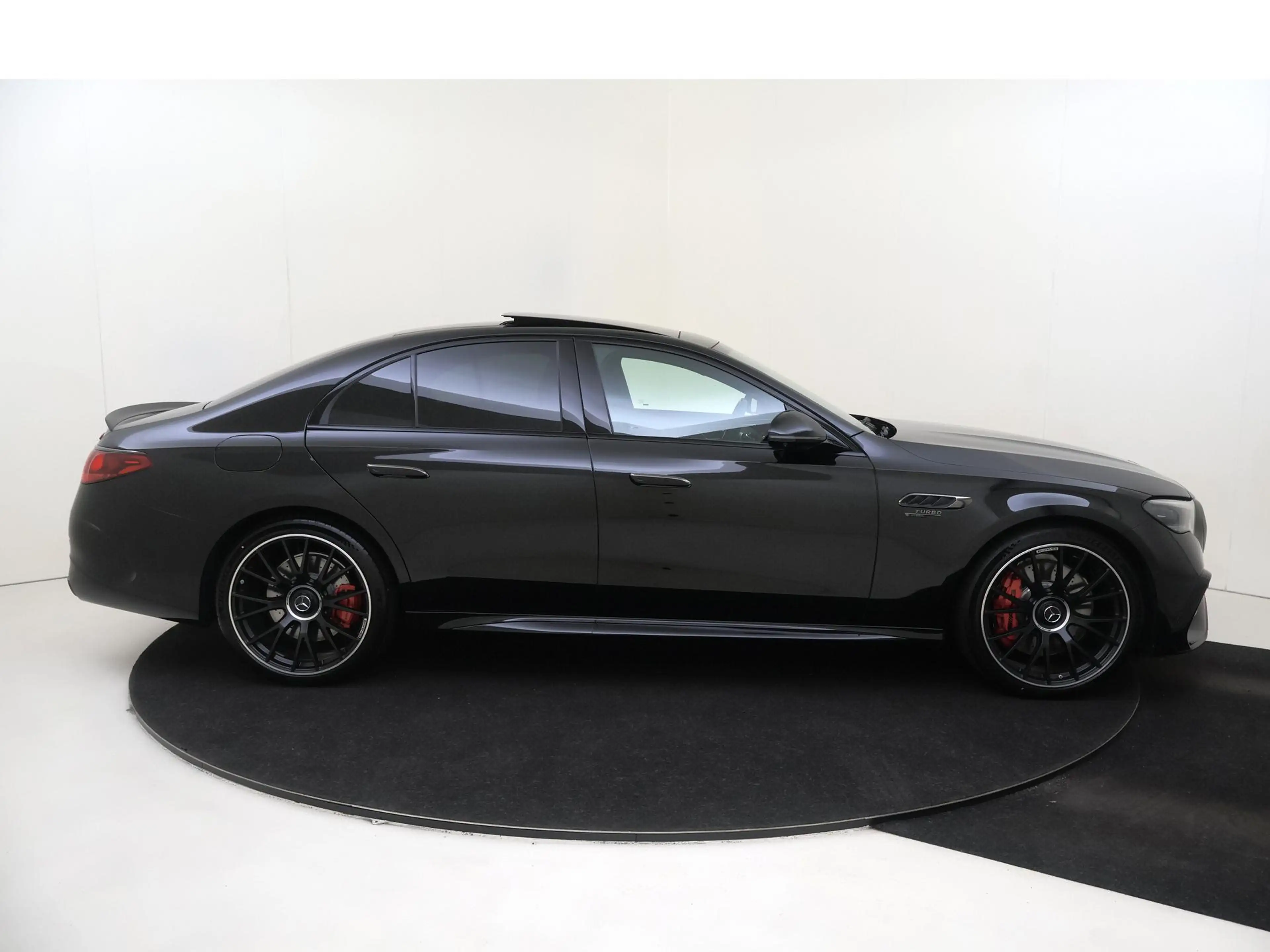 Mercedes-Benz E 53 AMG 4MATIC+ Night Edition / Panoramadak/ Night 1+2/ DY — photo 9