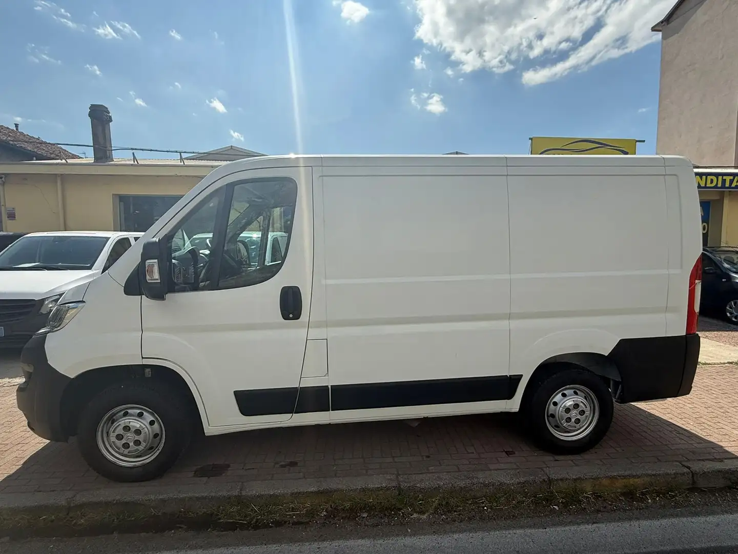 Citroen Jumper L1H2 2.2 BUEHDI 140 CV S&S Blanco - 2