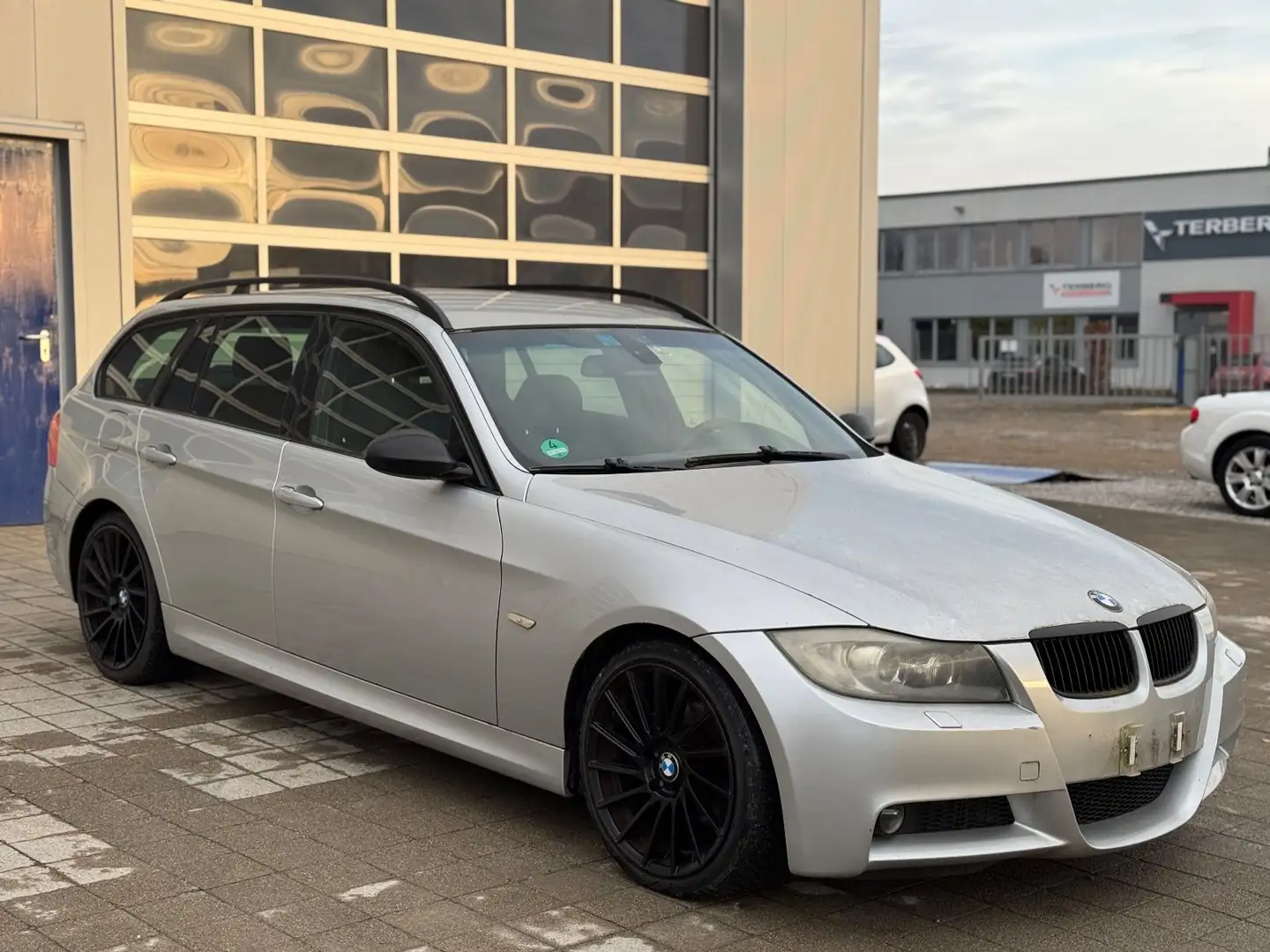 BMW 320 i M-Paket Touring Xenon Alcantara PDC Silber - 2