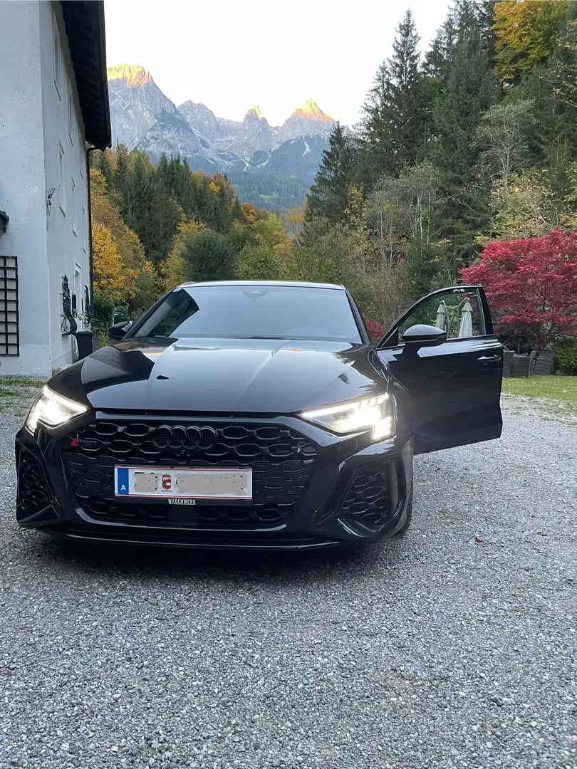 Audi RS3 SB TFSI quattro S-tronic Schwarz - 1