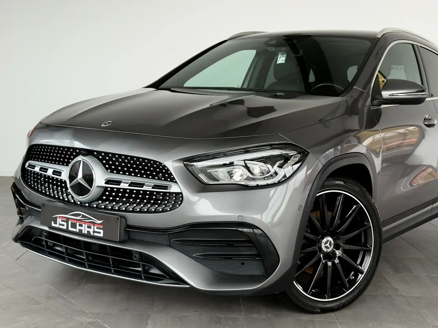 Mercedes-Benz GLA 200 dA PACK AMG-COCKPIT-PACK NIGHT-CAMERA-ALCANTARA Gris - 2