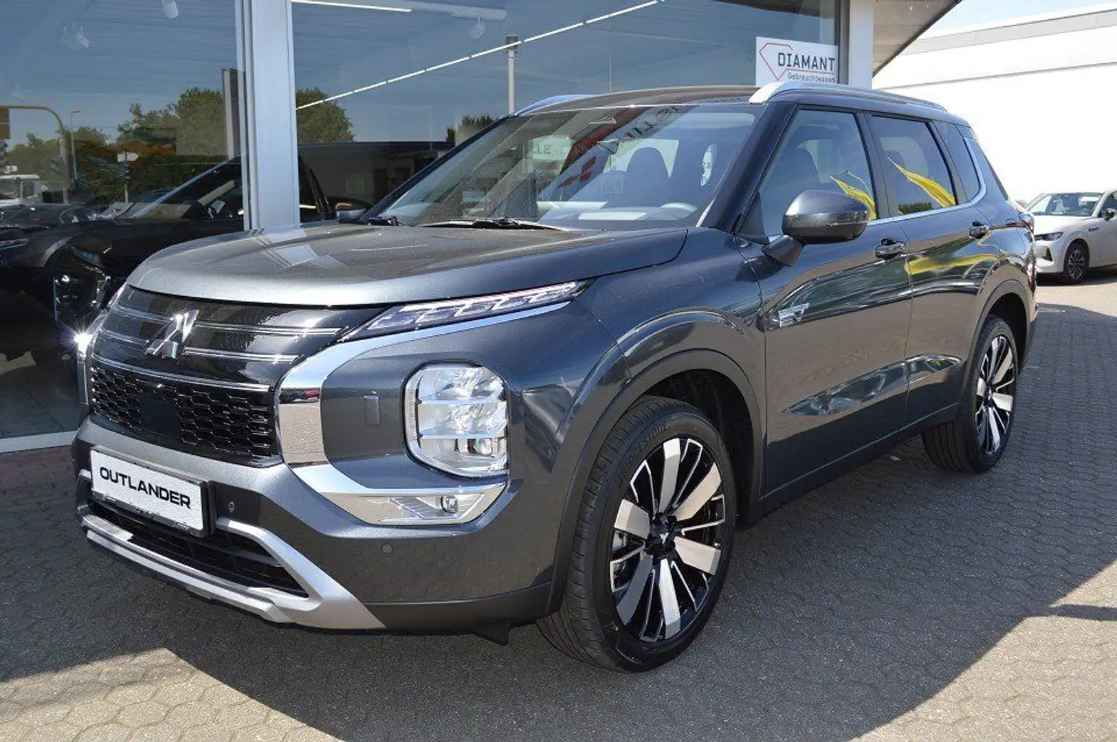 Mitsubishi Outlander 2.4 PHEV 100kW S-AWC Intro Edition Grijs - 1