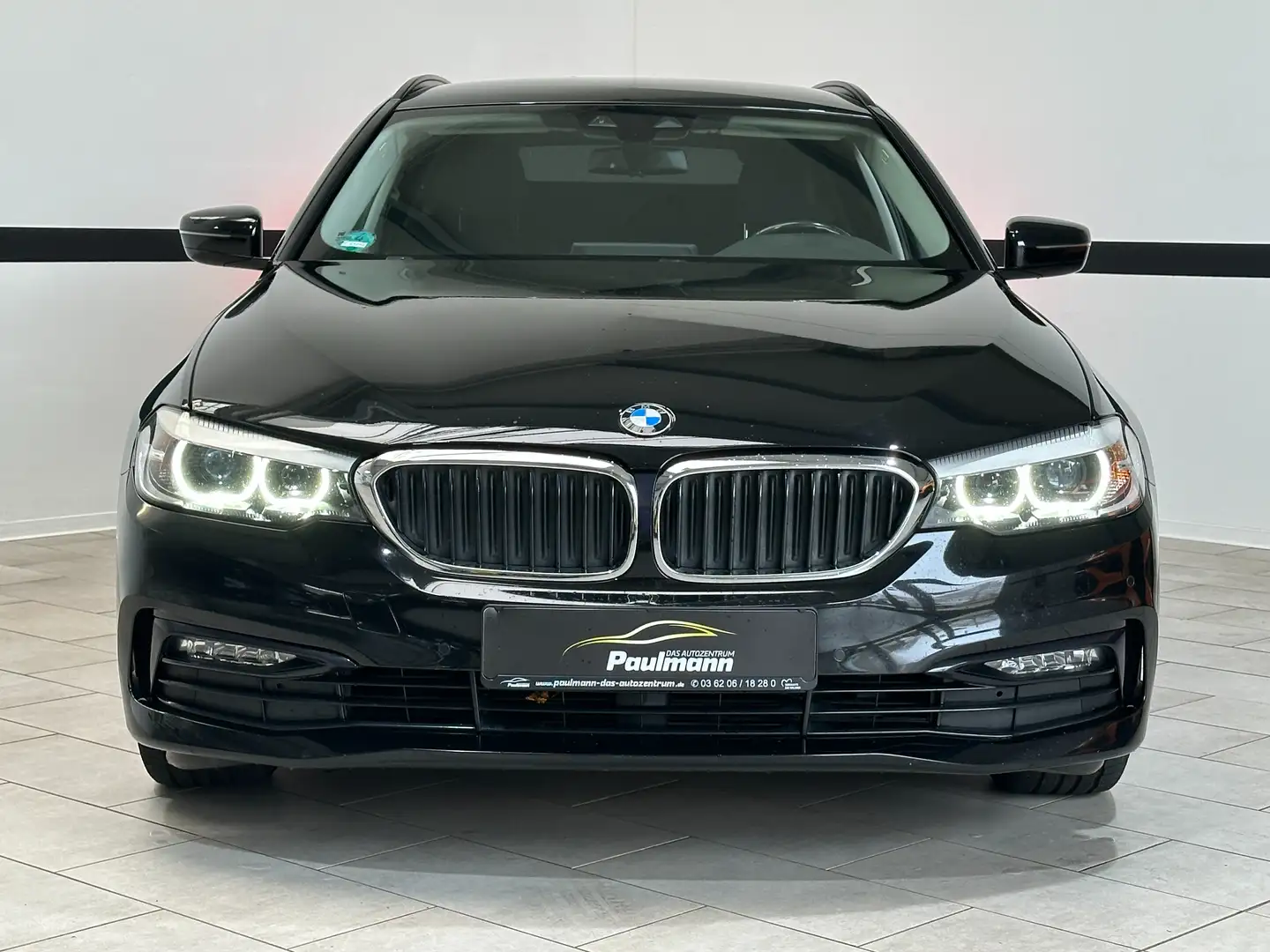 BMW 520 520d xDrive Touring Aut. Sport Line Navi*LED*AHK Schwarz - 2