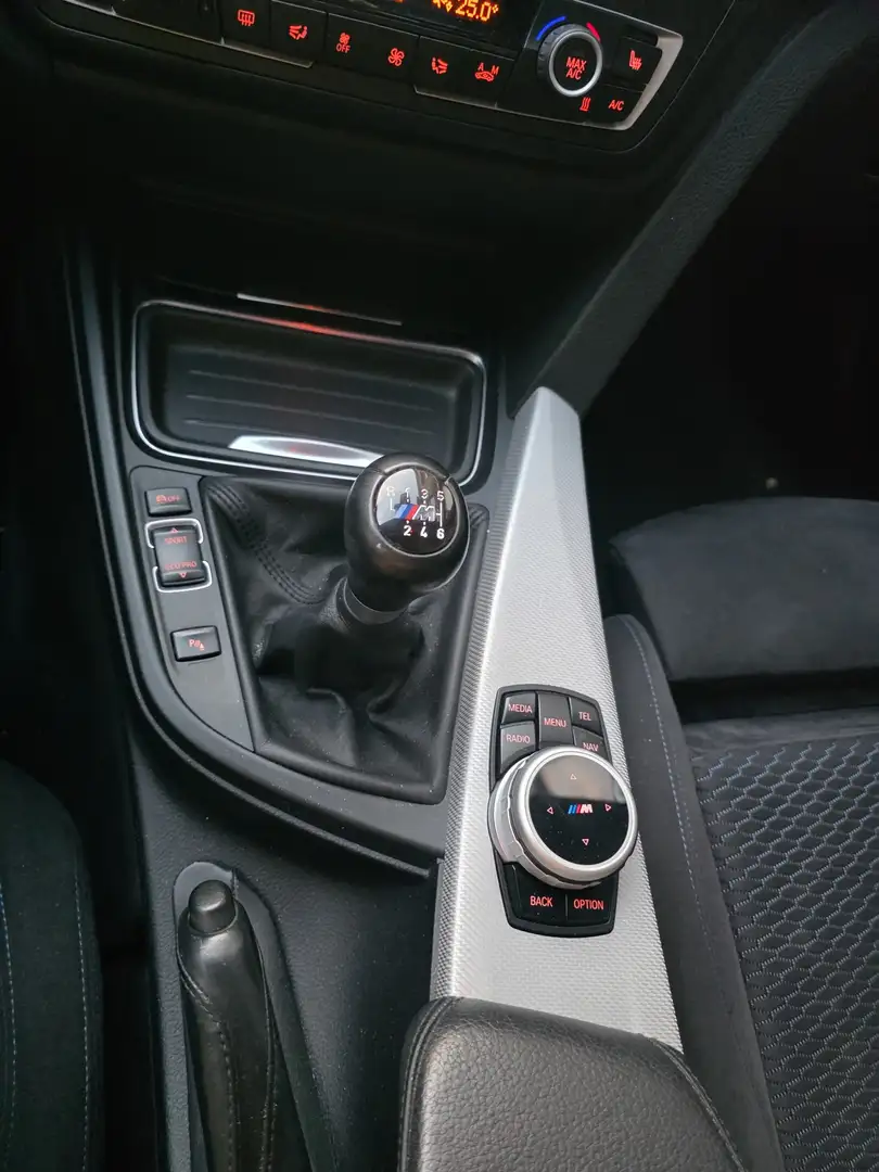 BMW 318 318d Sport M Pack/ harman kardon/ alcantara - 2
