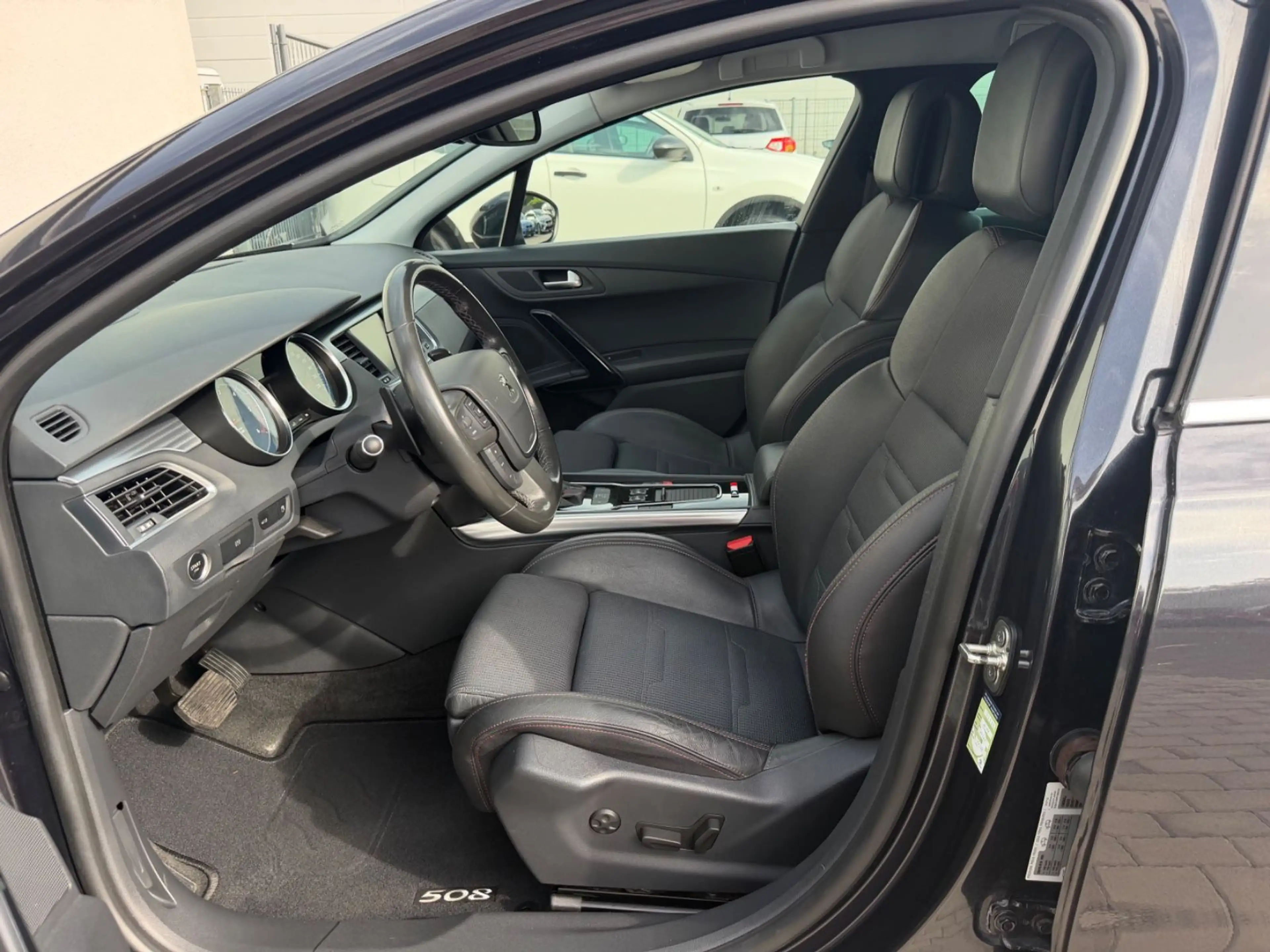 Peugeot 508 SW GT LINE/LED/NAVI/KAMERA/PANO/TEMPOMAT/SHZ — photo 10