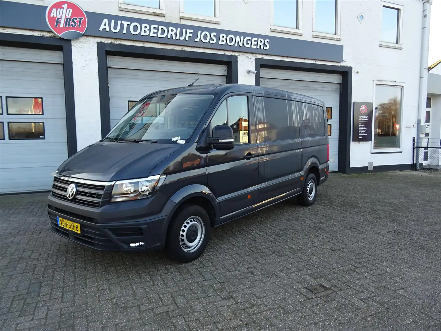 Volkswagen Crafter CC 2.0 TDI 140pk L2 364/3500 HIGH LINE Grijs - 1