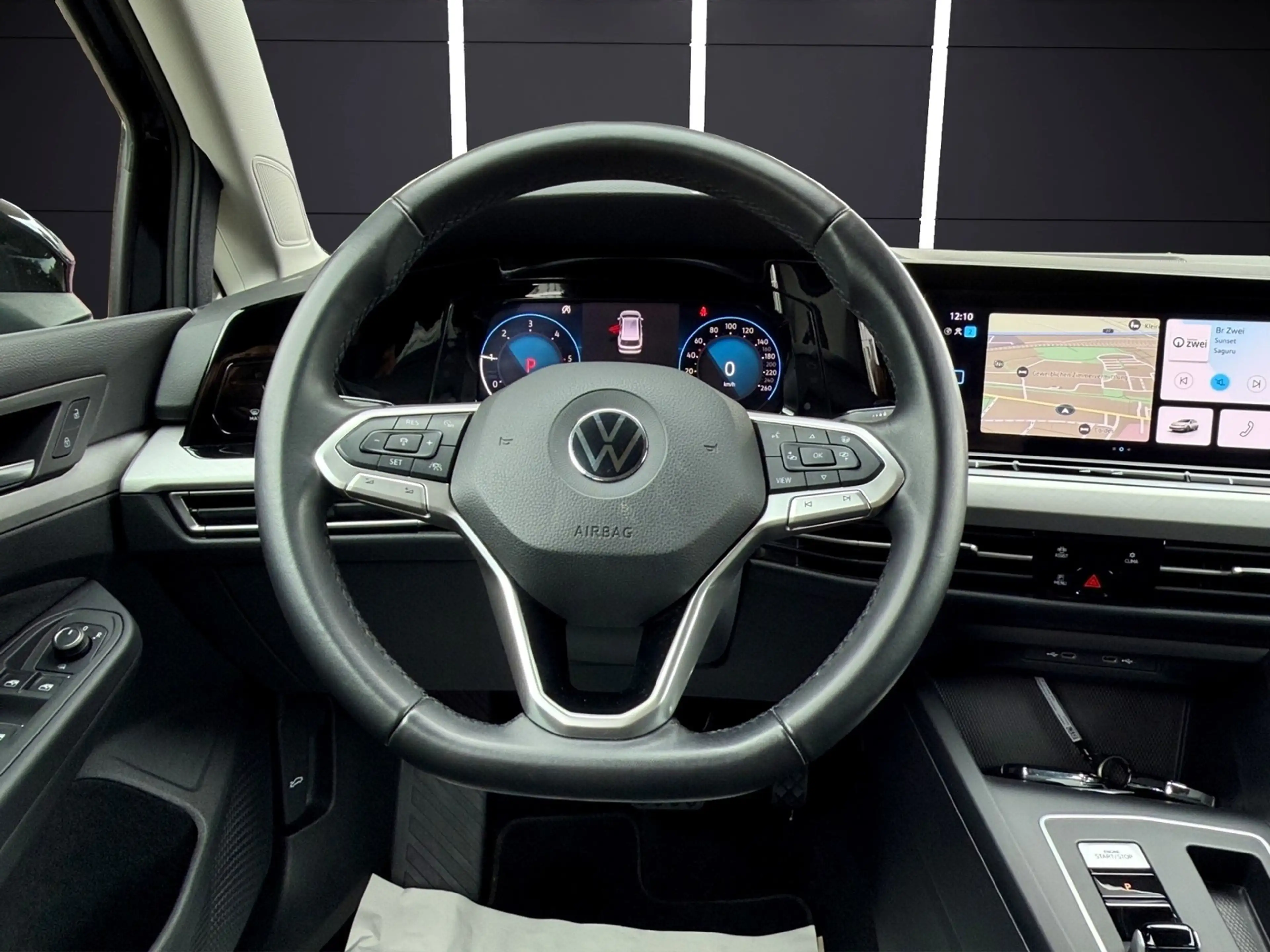 Volkswagen Golf VIII Life 2.0 TDI DSG NAVI/AID/LED/ACC/AMBI — photo 12