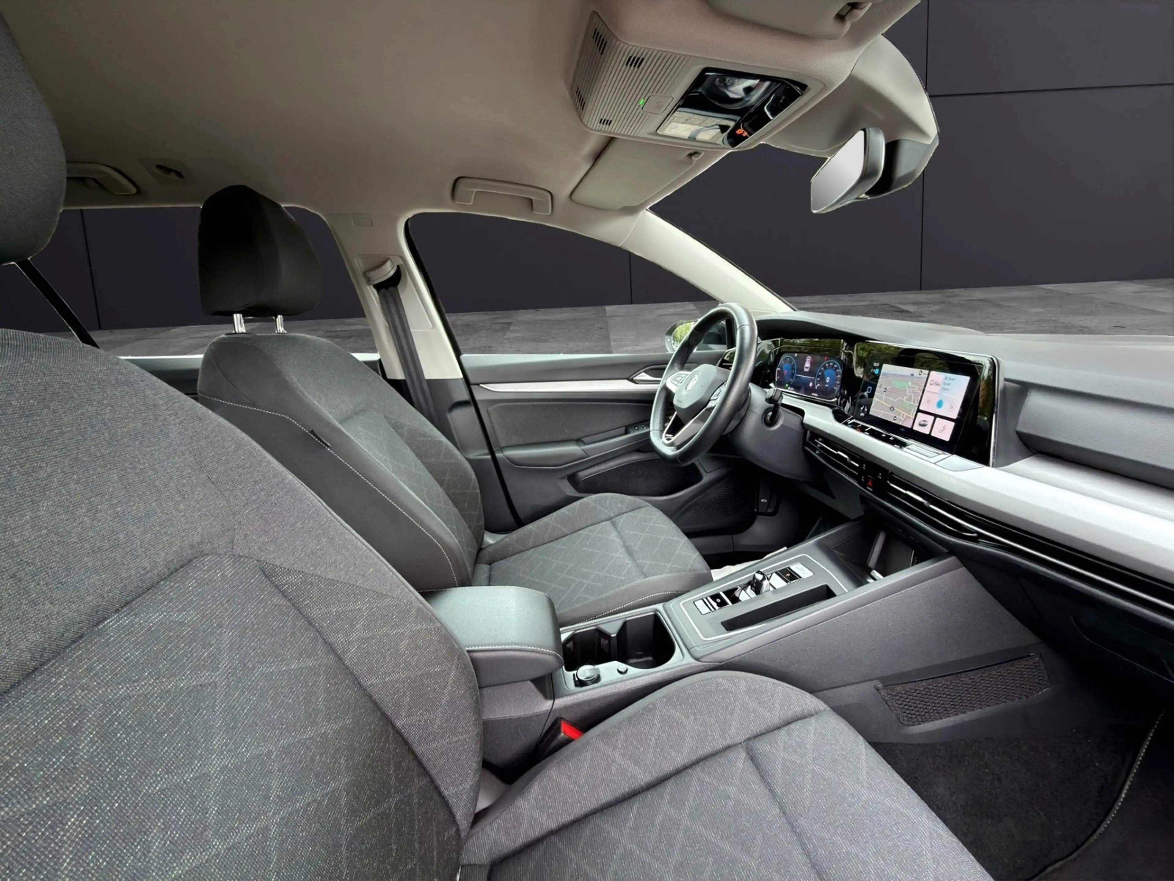 Volkswagen Golf VIII Life 2.0 TDI DSG NAVI/AID/LED/ACC/AMBI — photo 10