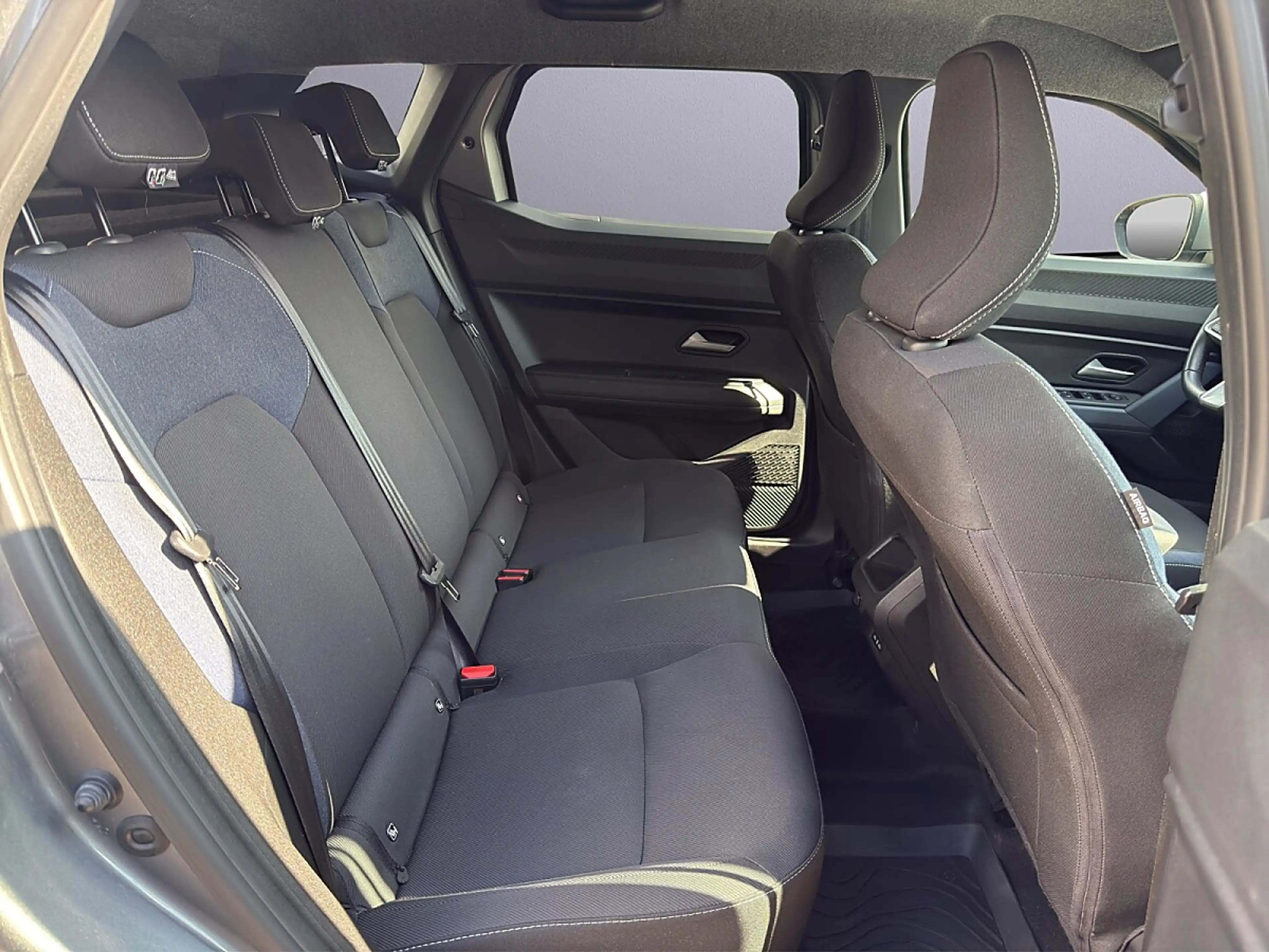 Dacia Duster Journey TCe 130 mHev — photo 16