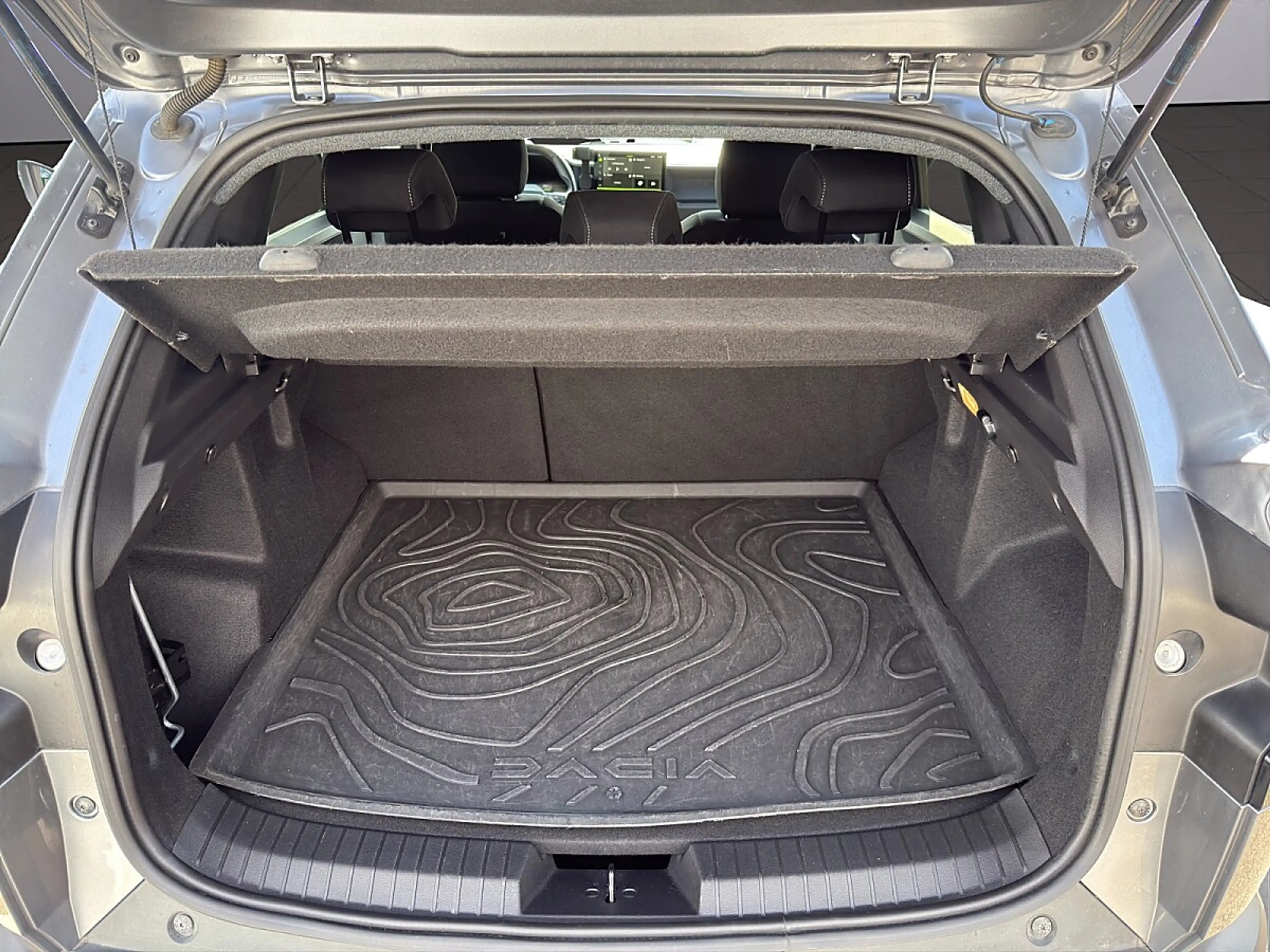 Dacia Duster Journey TCe 130 mHev — photo 17