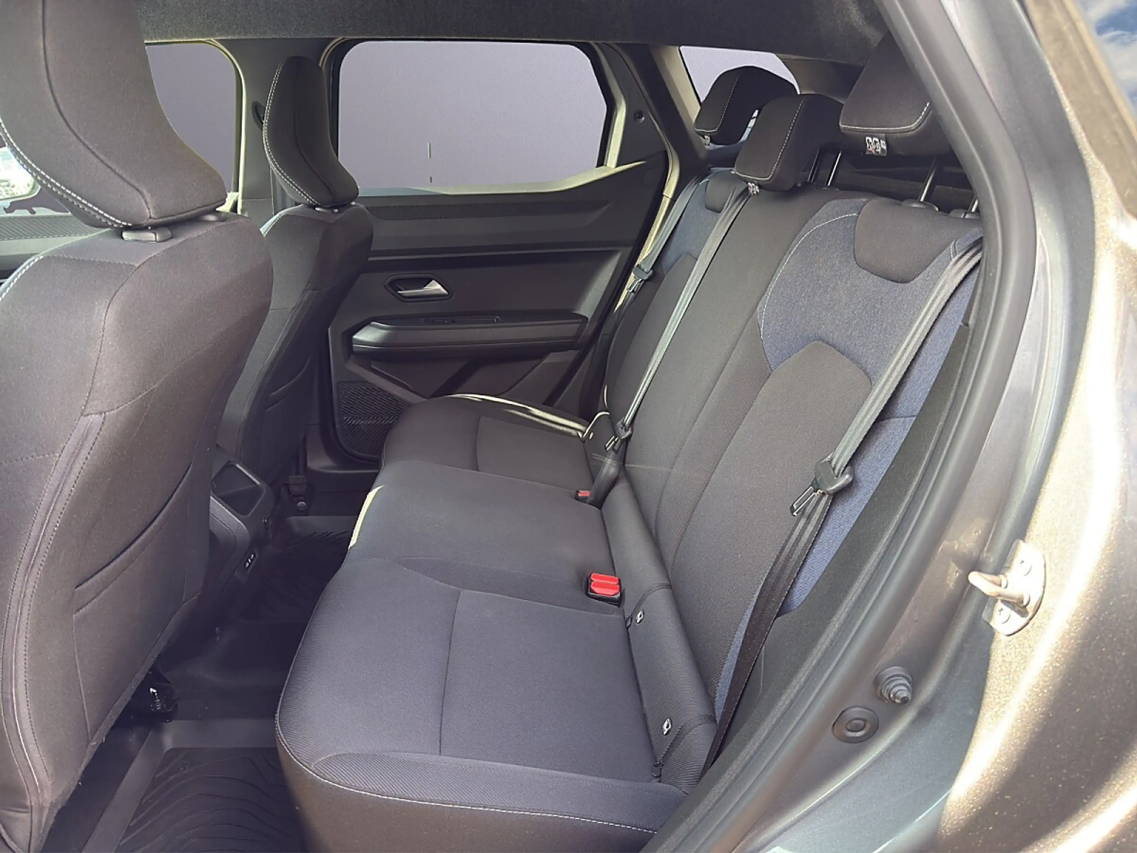 Dacia Duster Journey TCe 130 mHev — photo 14