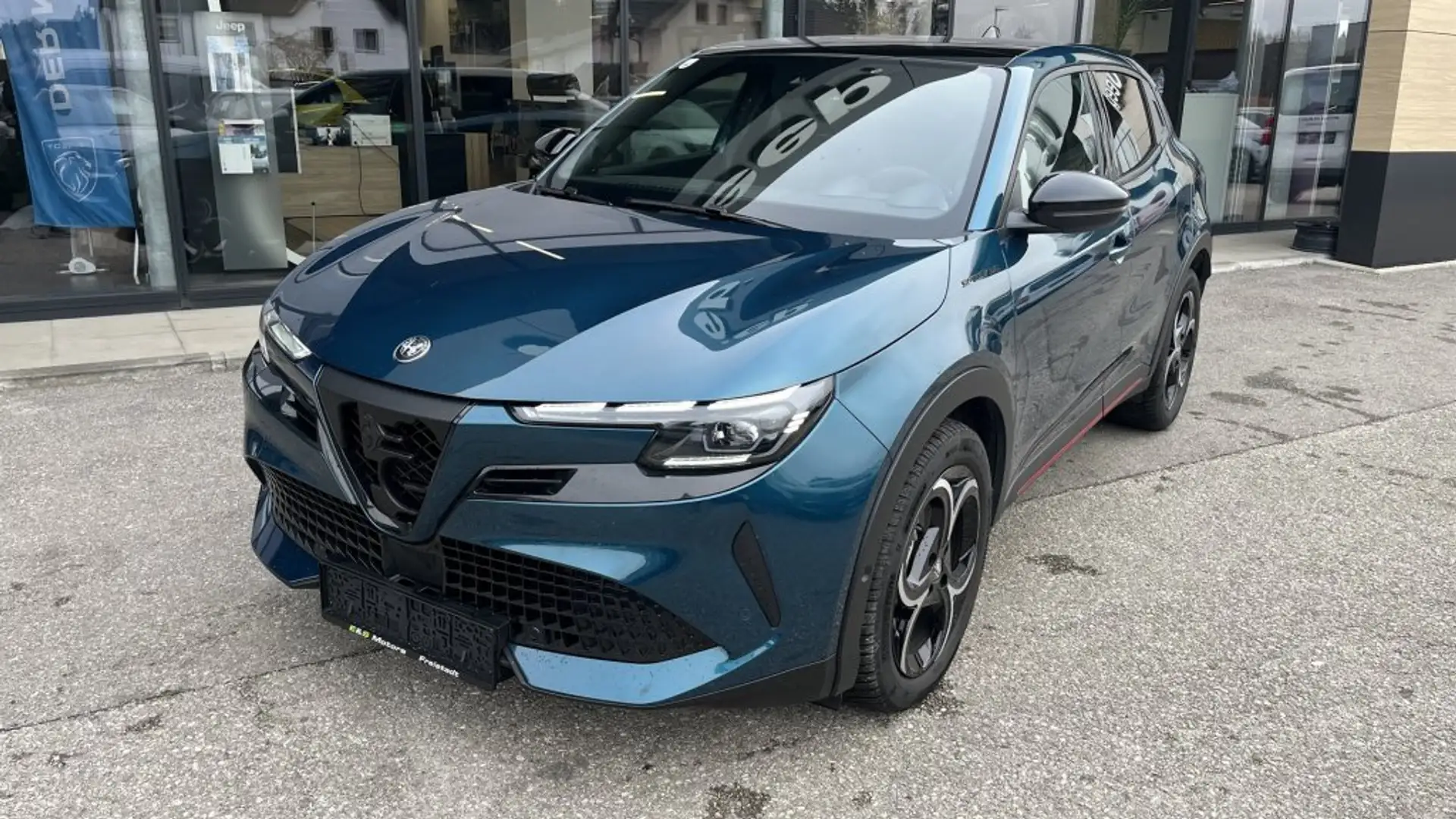 Alfa Romeo Junior Ibrida Speciale 1.2 MHEV e-DCT 6 Blau - 1