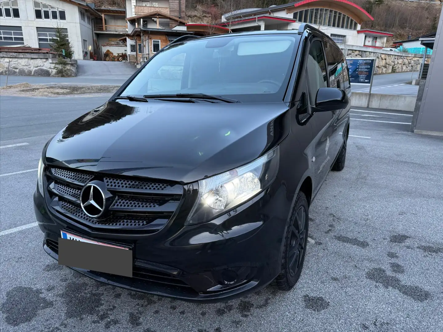 Mercedes-Benz Vito Vito 116 CDI 4MATIC Tourer Lang Aut.EDITION Schwarz - 2