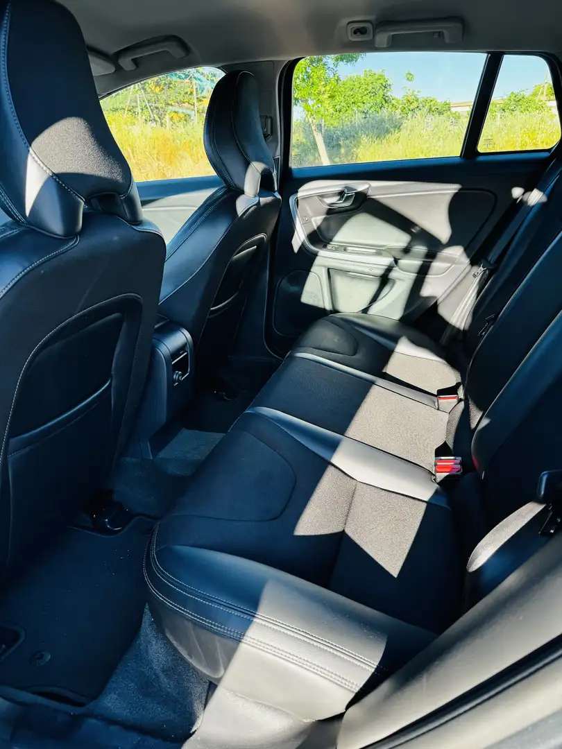 Volvo V60 D3 Momentum Aut. 150 - 2