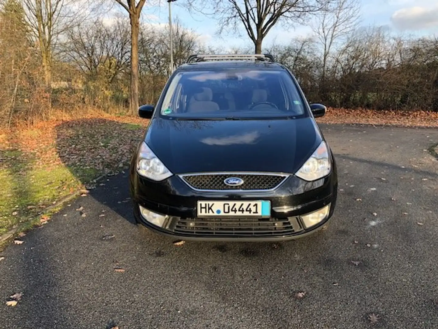 Ford Galaxy Titanium*7-Sitzer*SHZG*TEMP*NAVI*PANO Schwarz - 2
