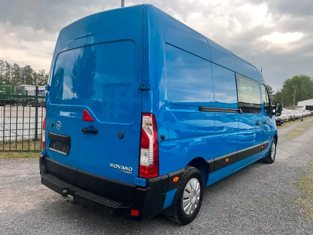 Opel Movano view 4