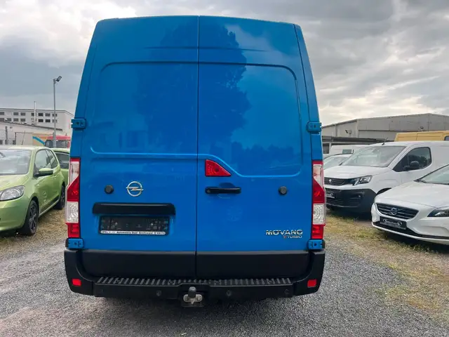 Opel Movano view 5