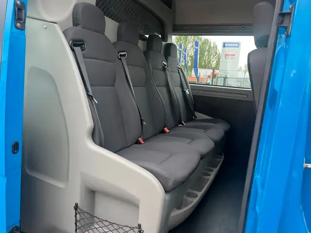 Opel Movano view 10