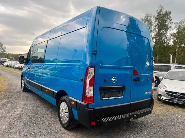 Opel Movano view 6