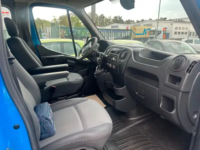 Opel Movano view 9