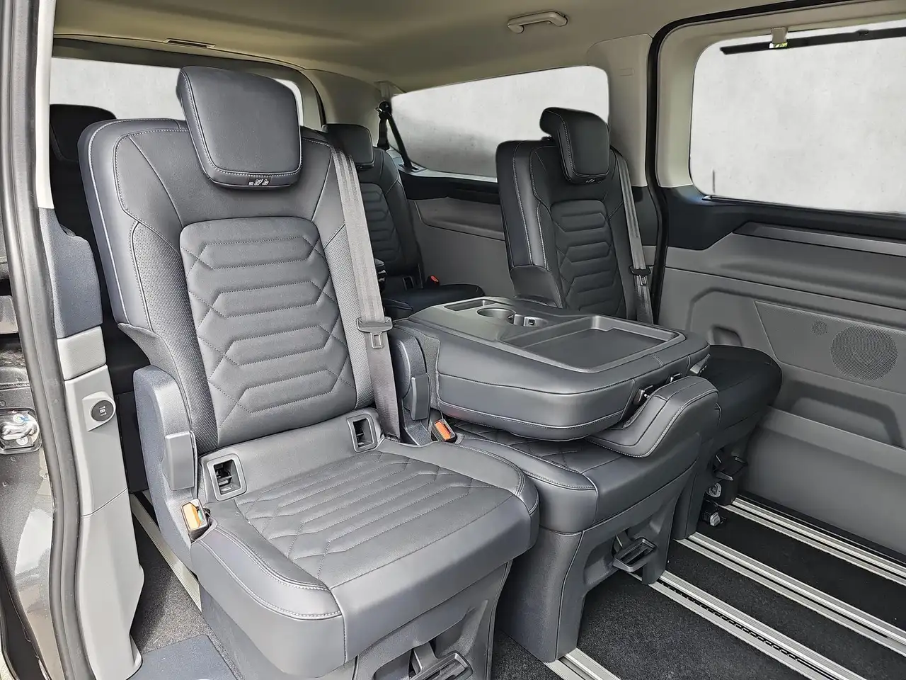 Ford Tourneo Custom 2.0 EB Autom Titanium X L2 AHK 14