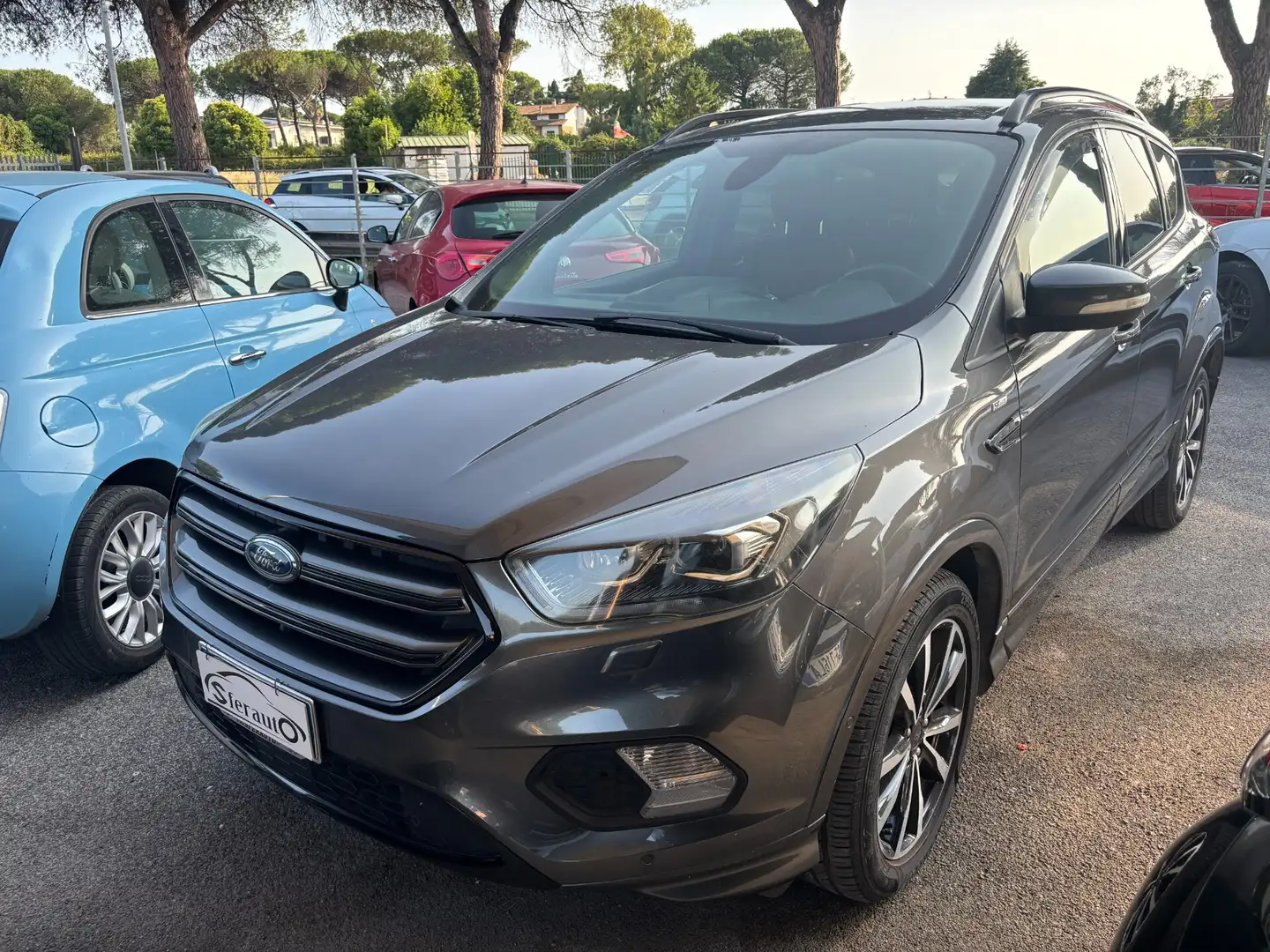 Ford Kuga 1.5 TDCI 120 CV S&S 2WD ST-Line Grau - 1
