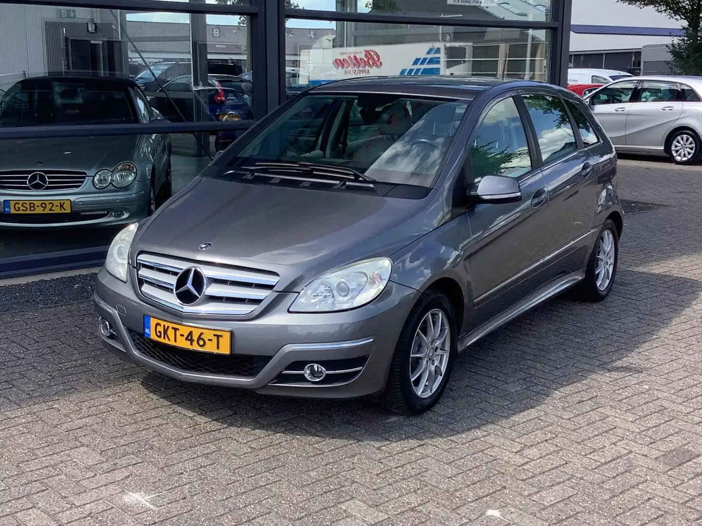 Mercedes-Benz B 170 BlueEFFICIENCY, cruise, airco, trekhaak Grijs - 2