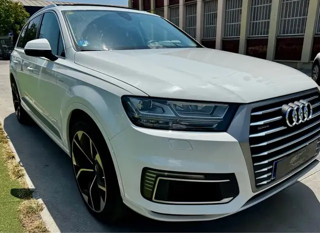 Audi Q7 3.0 TDI e-tron quattro tiptronic
