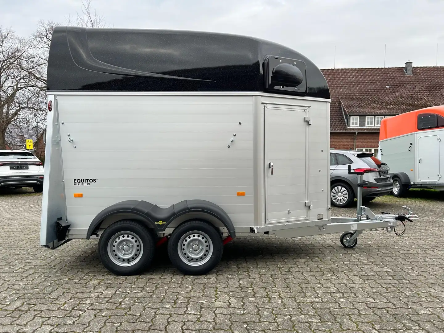 Humbaur Pferdeanhänger Equitos Alu Plus Black 2400 2,4t... - 2