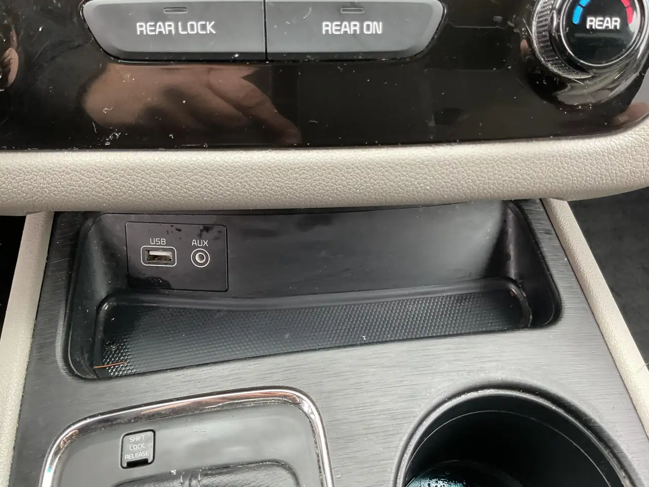 Kia Sedona снимка Kia Sedona