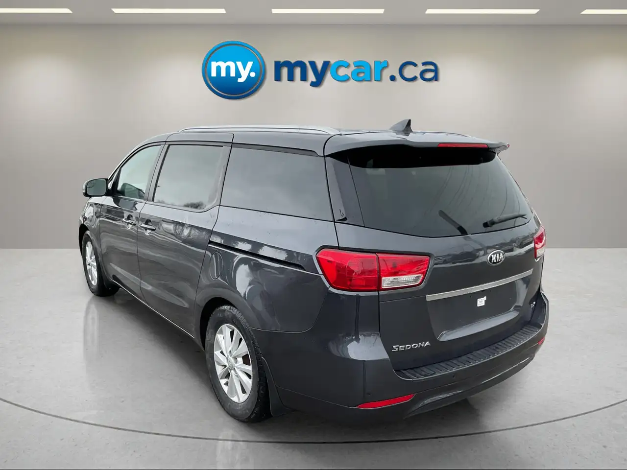 Kia Sedona снимка Kia Sedona